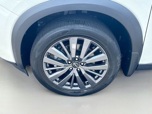Used 2024 Nissan Pathfinder SL w/ SL Premium Package FWD image 35