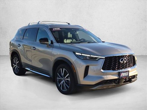 Used 2025 INFINITI QX60 Sensory w/ Vision Package AWD/4WD image 3