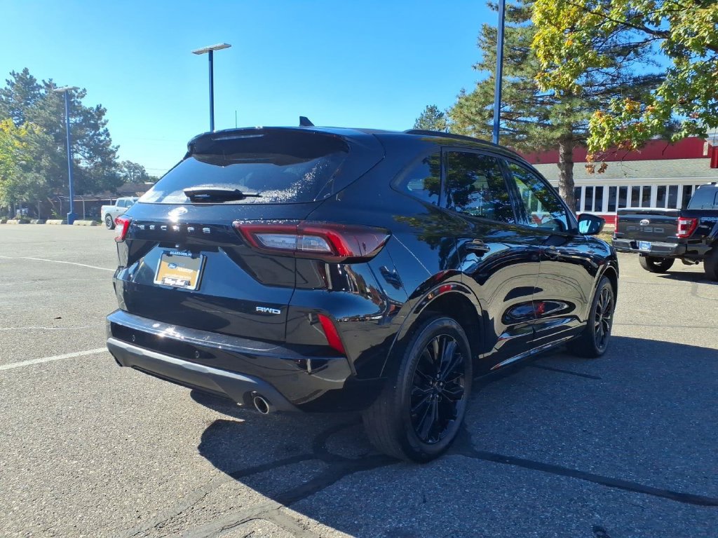 Used 2023 Ford Escape ST-Line Elite AWD/4WD image 6