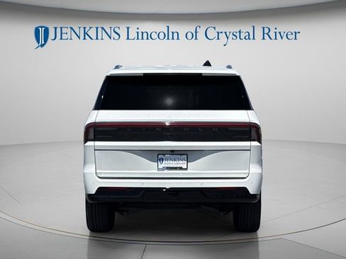 New 2026 Lincoln Navigator Reserve AWD/4WD image 6