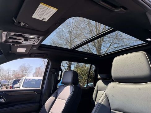 Certified 2024 Chevrolet Suburban Premier image 3