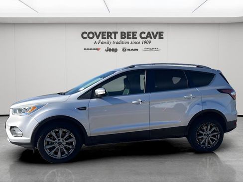 Used 2017 Ford Escape Titanium image 4