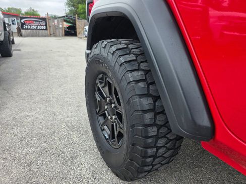 Used 2018 Jeep Wrangler Unlimited Sport S AWD/4WD image 14