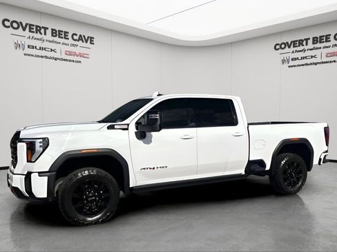 Used 2024 GMC Sierra 2500 AT4 w/ AT4 Premium Plus Package image 4
