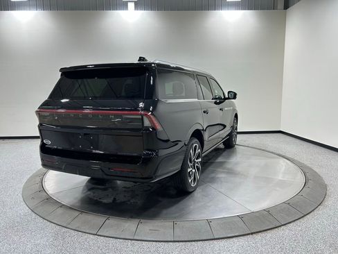 New 2026 Lincoln Navigator L Reserve image 6