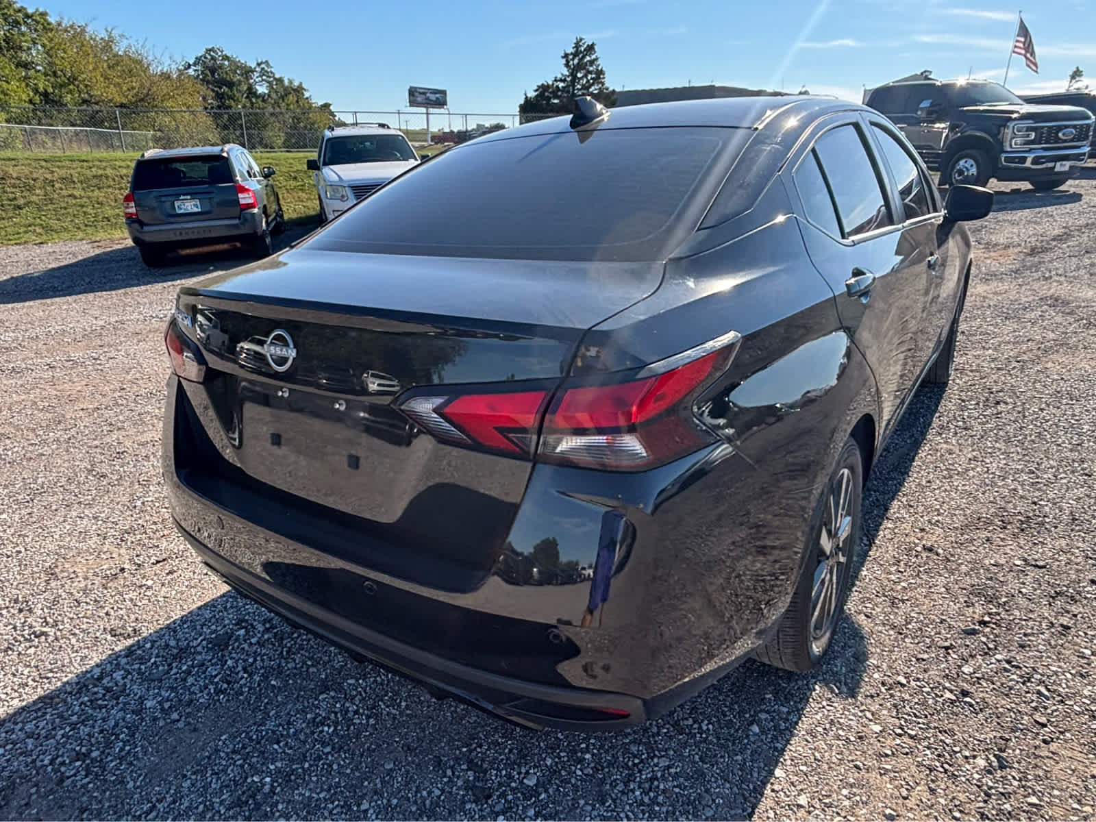 Used 2025 Nissan Versa SV FWD image 9