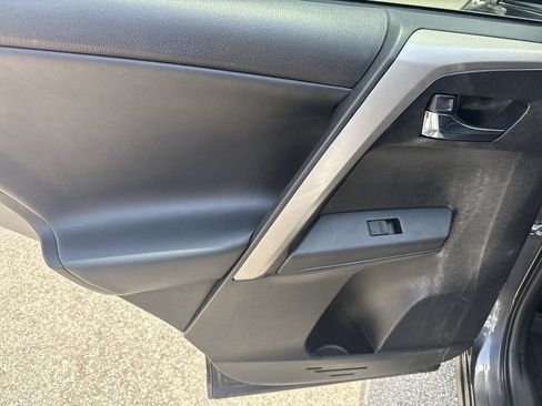 Used 2017 Toyota RAV4 XLE FWD image 21