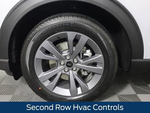 New 2026 Ford Explorer Active w/ Active Comfort Package image 14