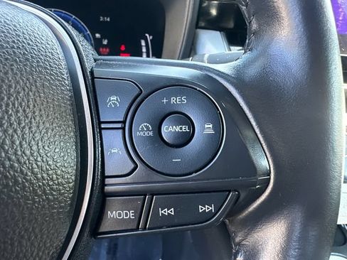 Used 2025 Toyota Corolla SE w/ SE Premium Package FWD image 31