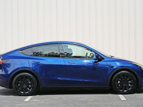 Used 2021 Tesla Model Y Long Range AWD/4WD image 52