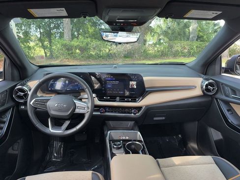 Used 2026 Chevrolet Equinox ACTIV w/ Convenience Package III FWD image 16