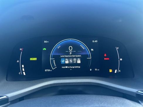 Used 2025 Toyota Camry SE FWD image 26