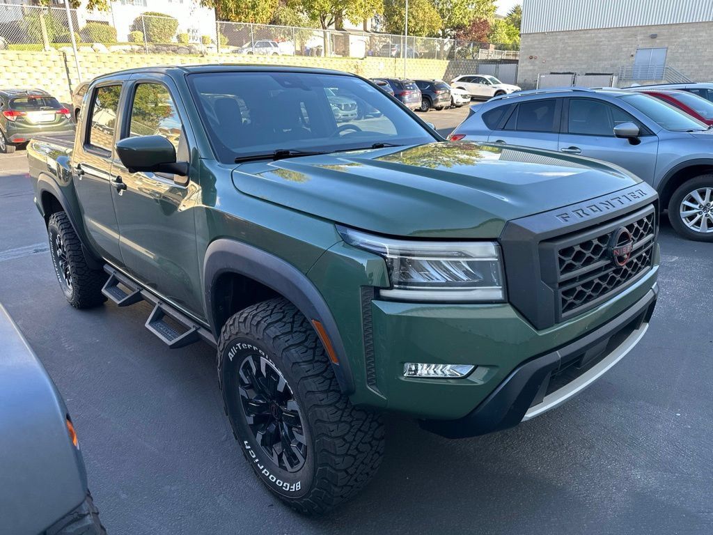Used 2022 Nissan Frontier PRO-4X AWD/4WD image 2