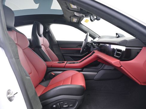 Used 2025 Porsche Taycan Turbo image 24