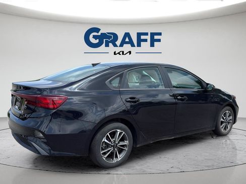 Used 2024 Kia Forte LXS w/ LXS Technology Package FWD image 8