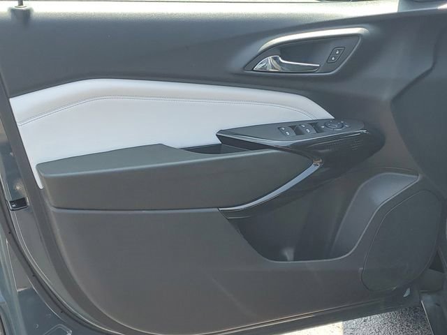 Used 2025 Chevrolet Trax LT FWD image 7