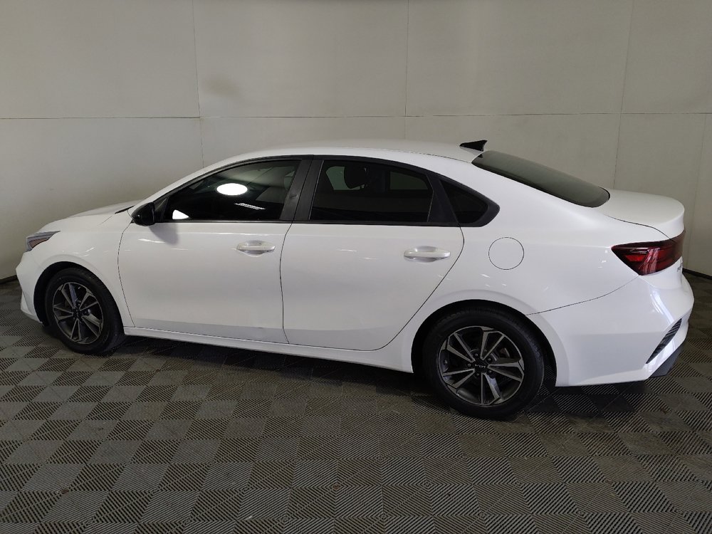 Used 2023 Kia Forte LXS FWD image 3