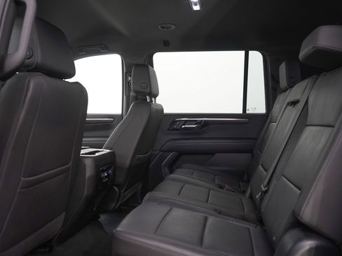 Used 2025 Chevrolet Suburban Z71 AWD/4WD image 21