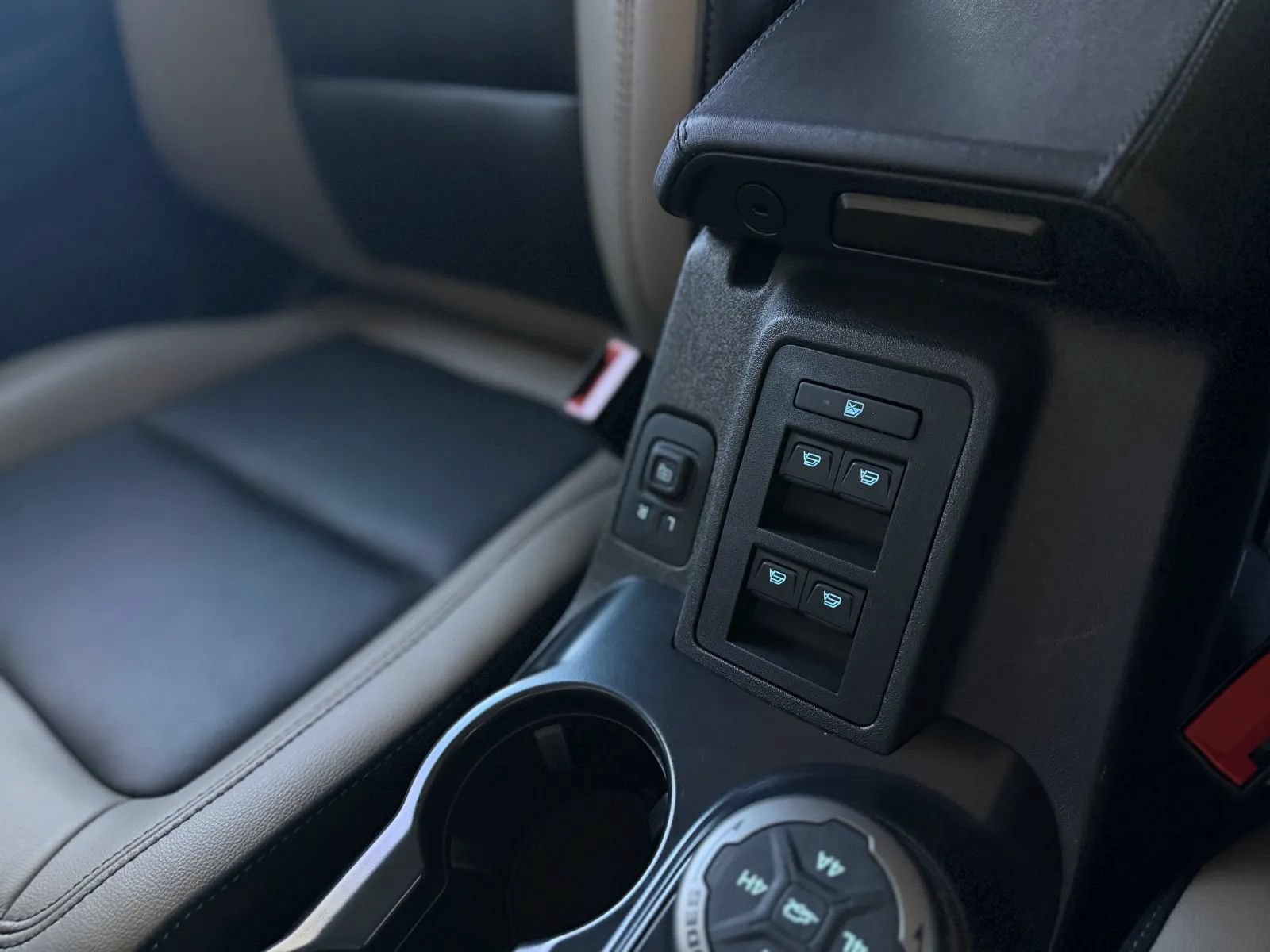 Used 2024 Ford Bronco Wildtrak AWD/4WD image 37