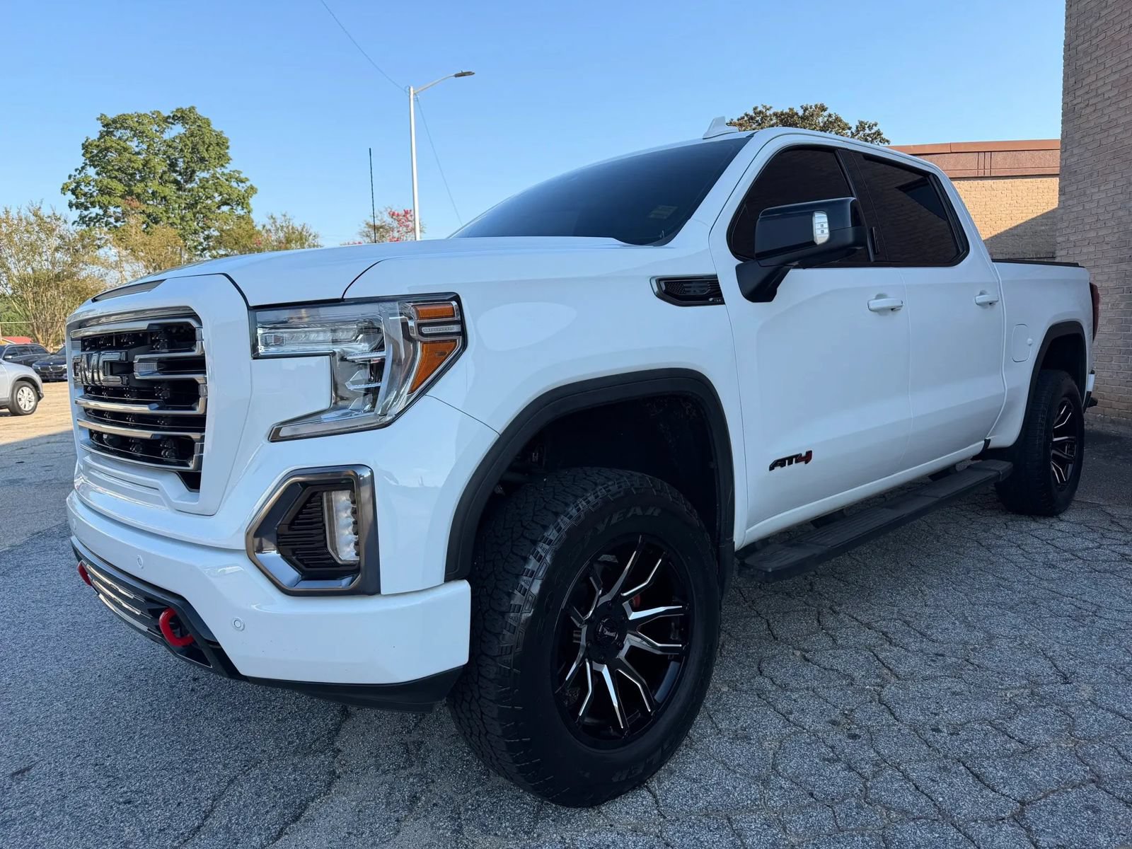 Used 2020 GMC Sierra 1500 AT4 w/ AT4 Premium Package AWD/4WD image 4