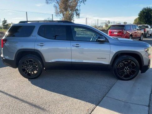 Used 2023 GMC Acadia SLE w/ Elevation Edition image 9