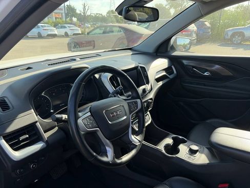 Used 2024 GMC Terrain SLT AWD/4WD image 9