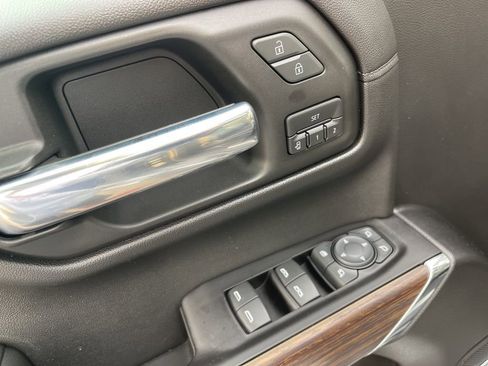 Used 2019 Chevrolet Silverado 1500 High Country w/ Technology Package image 10