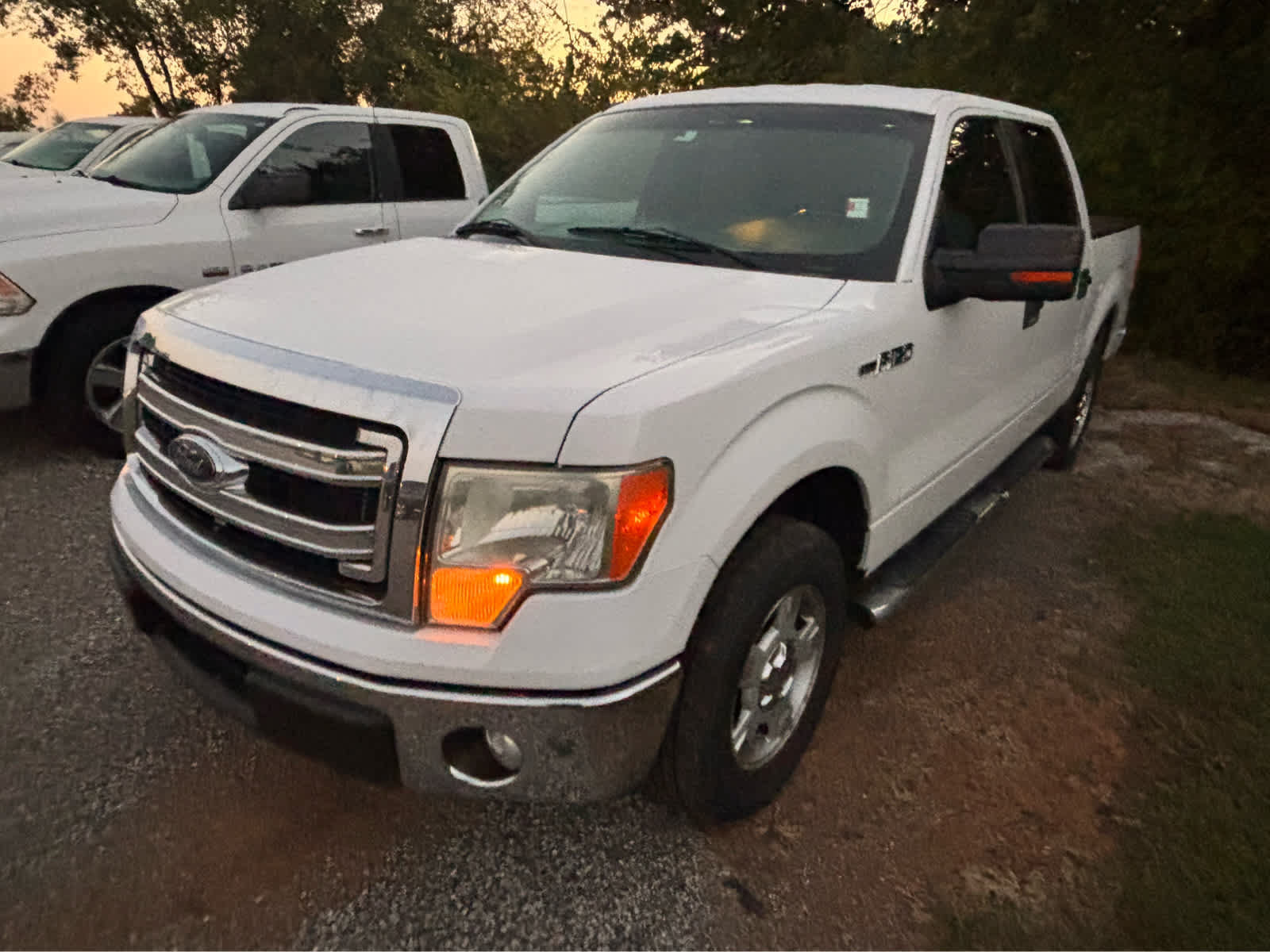 Used 2014 Ford F150 XLT w/ XLT Convenience Package RWD image 3