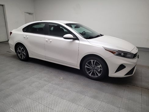 Used 2024 Kia Forte LXS FWD image 11