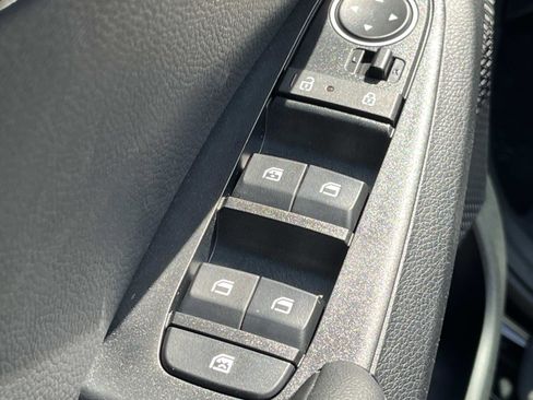 New 2026 Kia Seltos S FWD image 23