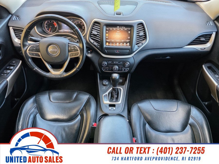 Used 2017 Jeep Cherokee Limited AWD/4WD image 14