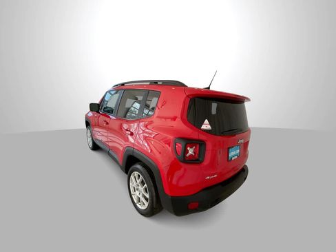 Used 2019 Jeep Renegade Latitude w/ Cold Weather Group AWD/4WD image 6