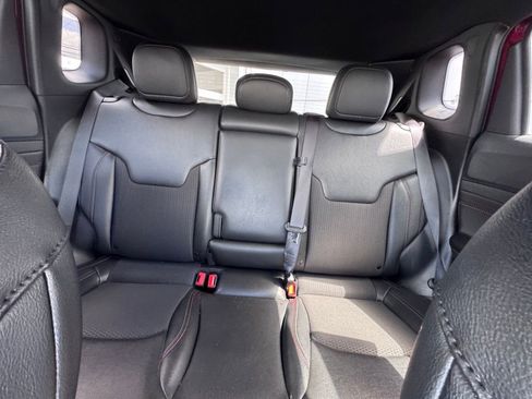 Used 2025 Jeep Compass Trailhawk AWD/4WD image 22