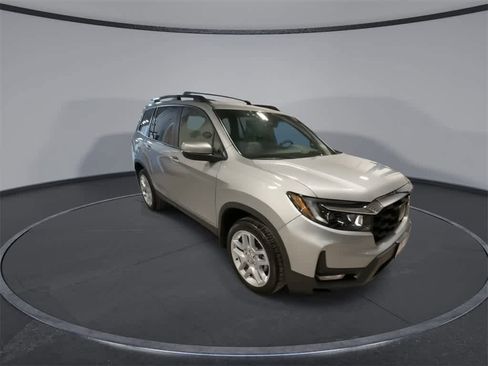 Certified 2025 Honda Passport EX-L image 2
