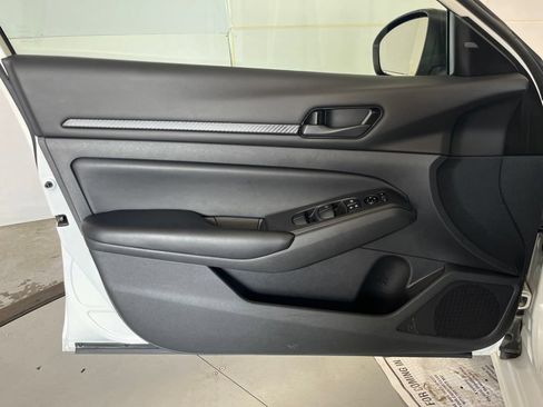 Used 2024 Nissan Altima 2.5 S FWD image 25