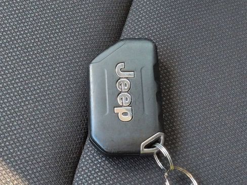 Used 2023 Jeep Gladiator Sport AWD/4WD image 25