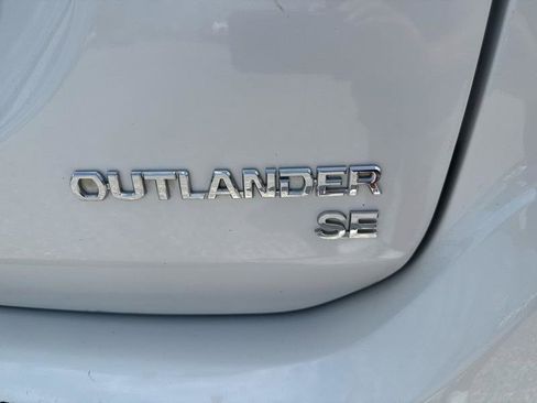 Used 2018 Mitsubishi Outlander SEL FWD image 17