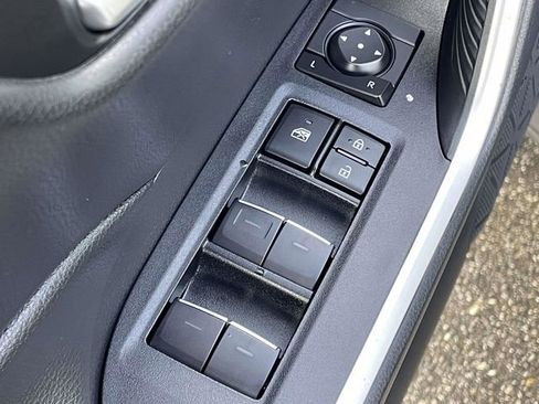 Used 2025 Toyota RAV4 XLE image 16