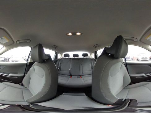 Used 2025 Kia K4 LXS image 42