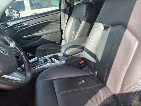 Used 2012 Cadillac SRX FWD image 6