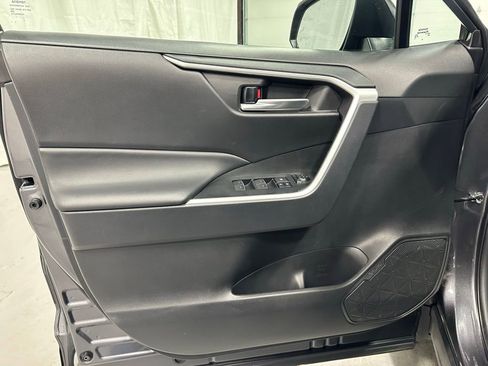 Used 2025 Toyota RAV4 XLE w/ Convenience Package image 8