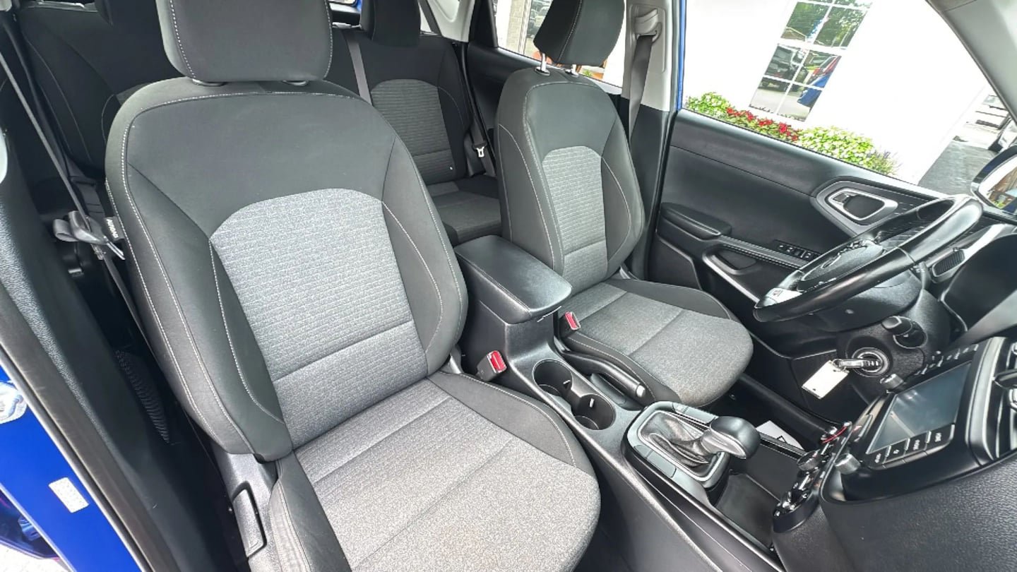 Used 2020 Kia Soul GT-Line FWD image 31