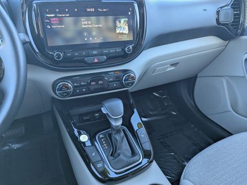 Used 2025 Kia Soul EX image 24