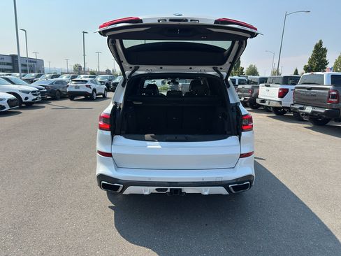 Used 2019 BMW X5 xDrive50i w/ M Sport Package AWD/4WD image 12