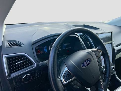 Used 2024 Ford Edge SEL AWD/4WD image 9