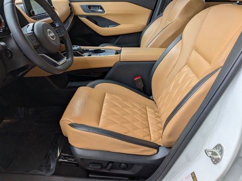 Used 2023 Nissan Rogue Platinum w/ Platinum Premium Package FWD image 16