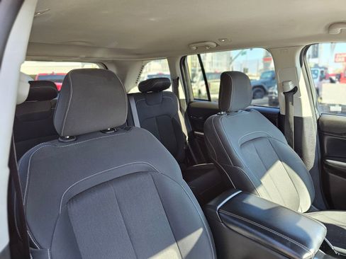 Used 2023 Jeep Grand Cherokee Laredo image 26