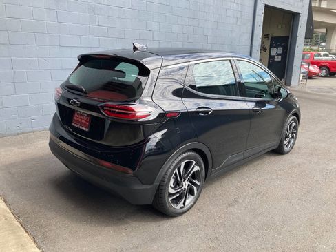 Used 2022 Chevrolet Bolt LT w/ Infotainment Package image 2