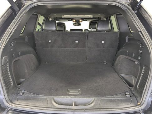 Used 2020 Jeep Grand Cherokee Limited w/ Trailer Tow Group IV image 27