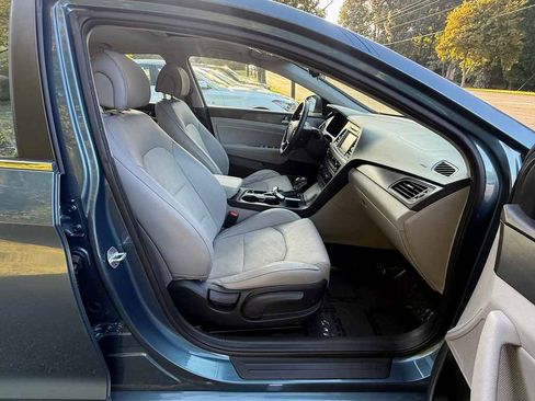 Used 2016 Hyundai Sonata Sport w/ Option Group 1V FWD image 11